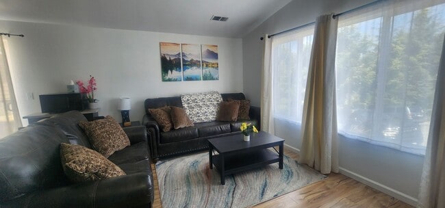 Photo - 4190 Hillside Ct Unit 2