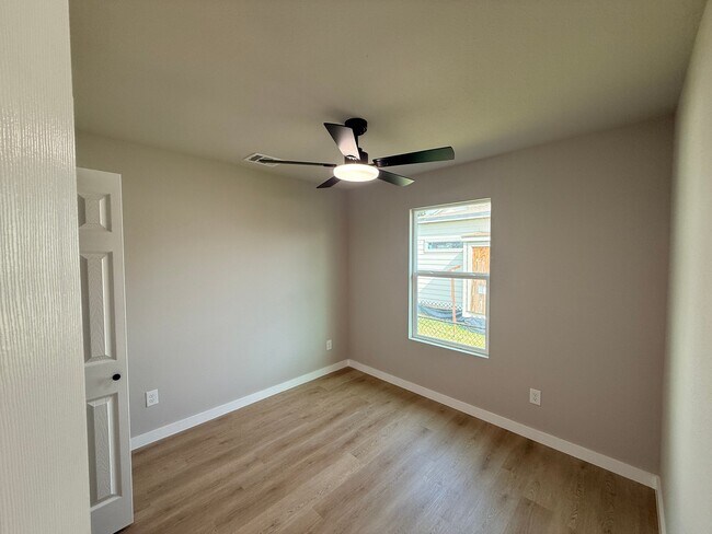 Photo - 7909 Ford St Unidad 4