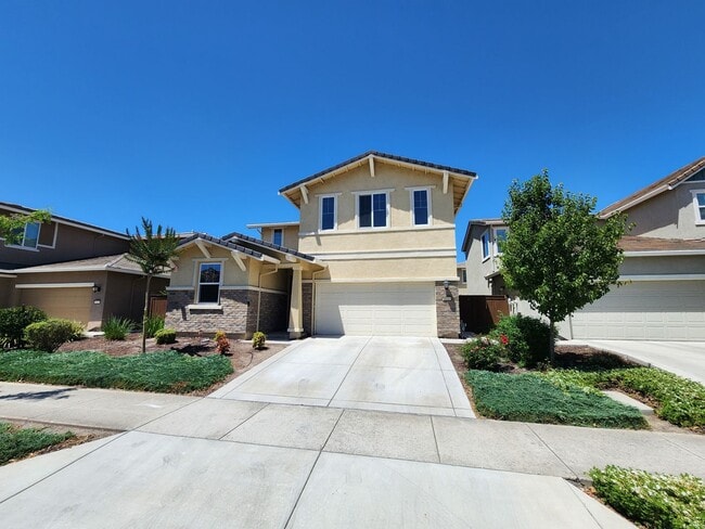 Building Photo - Updated North Natomas 5bd/3ba Home with 2 Car Garage