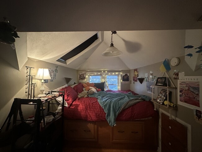 Photo - 543 Clarendon St