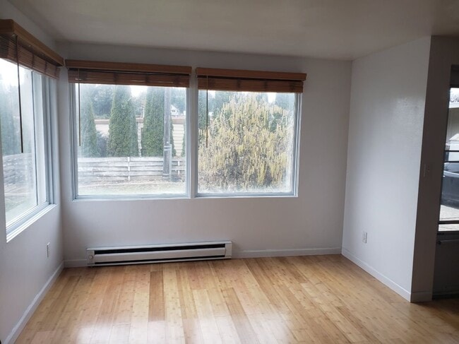722 White Pl