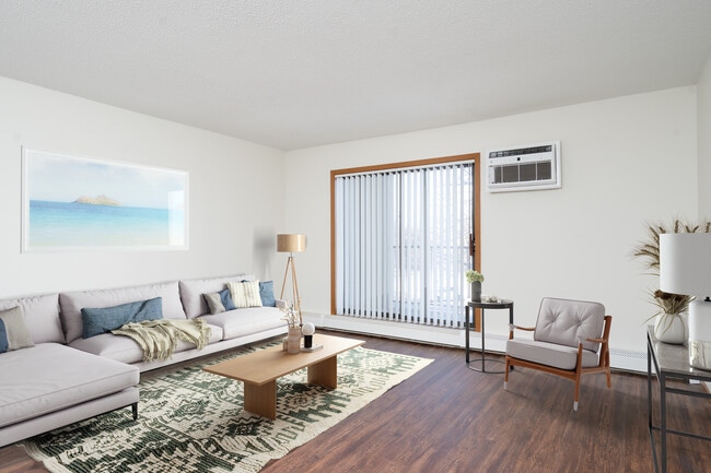 Building Photo - Hummingbird Cove Apartments