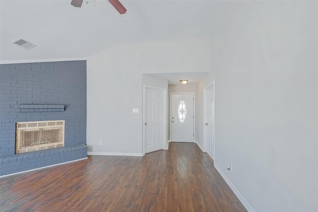 Photo - 16938 Enchanted Cir E