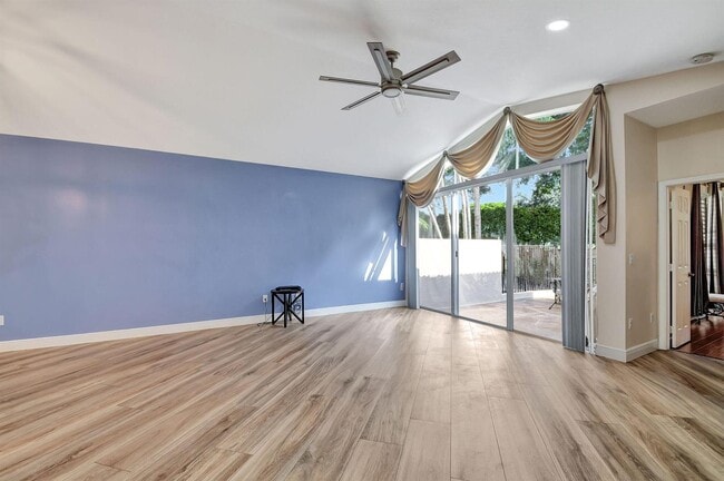 Photo - 6172 Oak Bluff Way