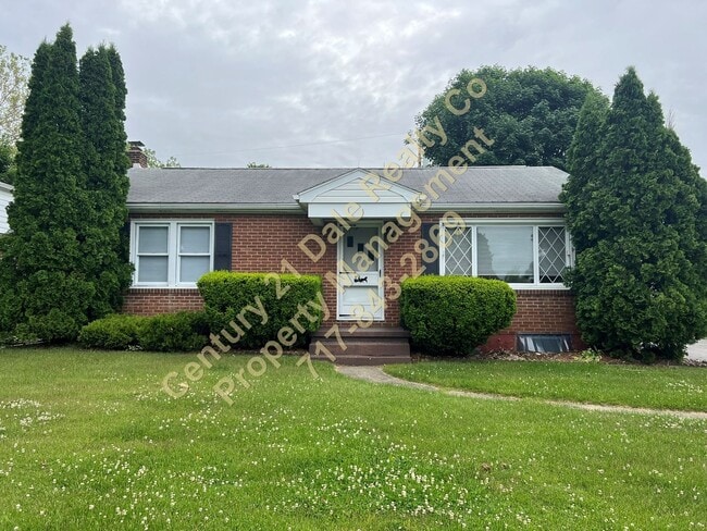 Building Photo - 2 BR Rancher in York Suburban Schools with a flat yard