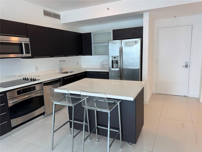 Photo - 90 SW 3rd St Unidad 2314