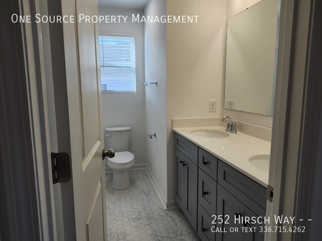 Photo - 252 Hirsch Wy