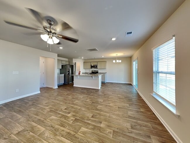 Photo - 473 Red Poll Wy