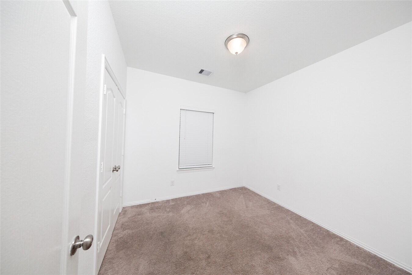 Photo - 31206 Whitfield Ct