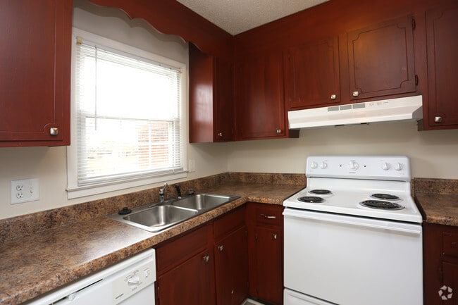 2BR,1.5BA-Townhome w/ Patio 996 SF