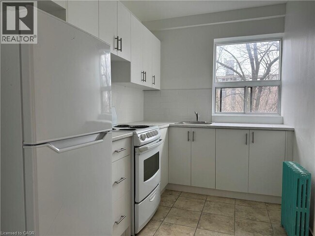 Photo - 325A JAMES Street S Unit# 206 Unit 206