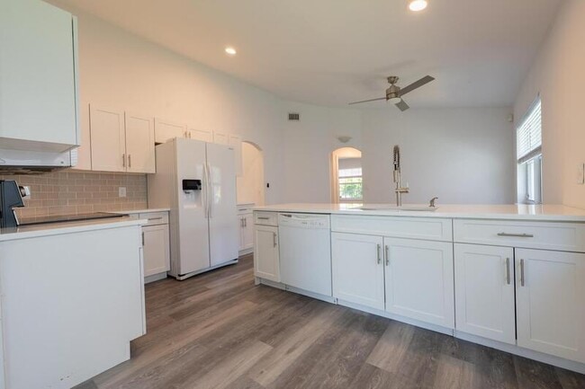 Photo - 10651 Buttonwood Lake Dr