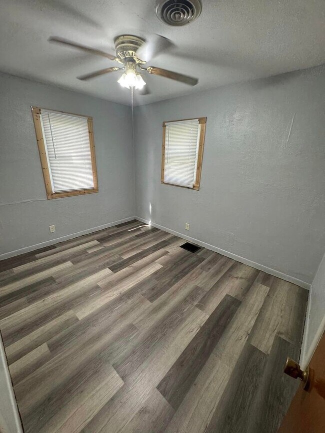 Photo - 22792 Kansas Ave