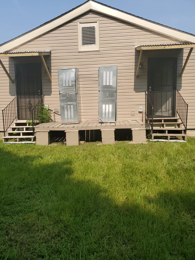 Building Photo - 3622 Buchanan St Rental