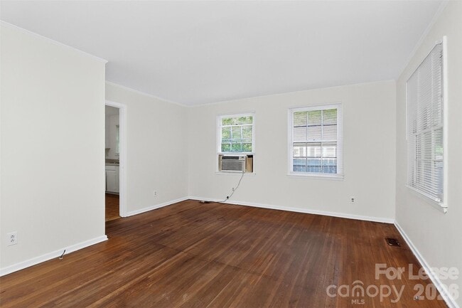 Photo - 1813 Lasalle St