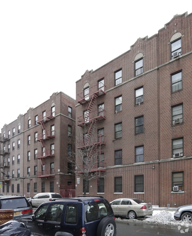 Photo - 1985 Creston Ave Apartments