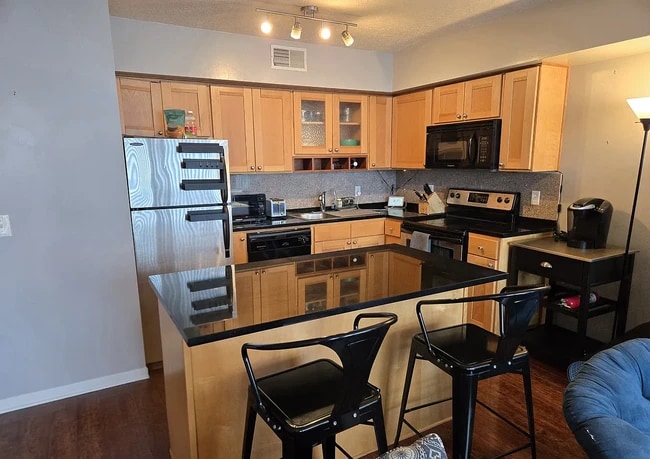 Building Photo - 2222 Detroit Ave Unit 515 Rental