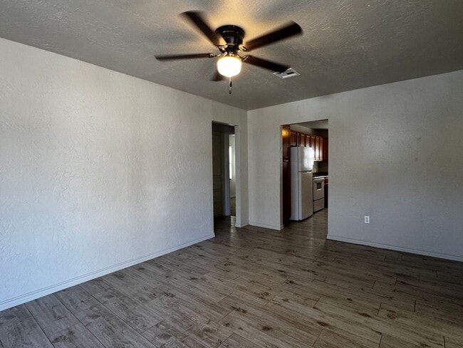 Photo - 1804 NW Hoover Ave