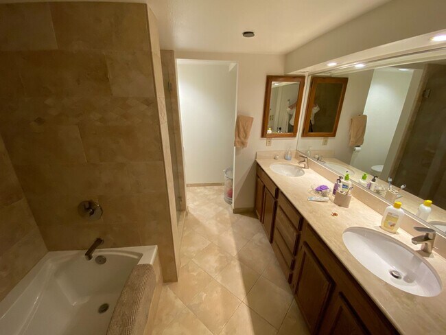 Photo - 6 month Furnished rental Bankers Hill, Vie...