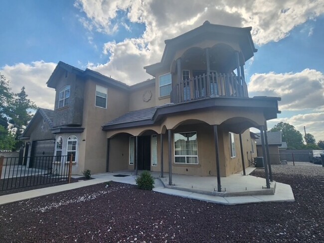 Photo - 2331 Calloway Dr House