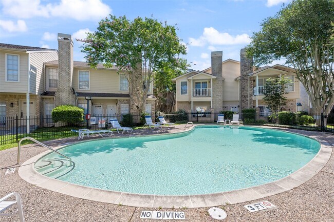 Building Photo - 7575 Cambridge St Unit 1304