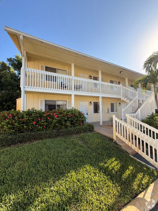 Building Photo - 4613 Bayshore Dr Rental