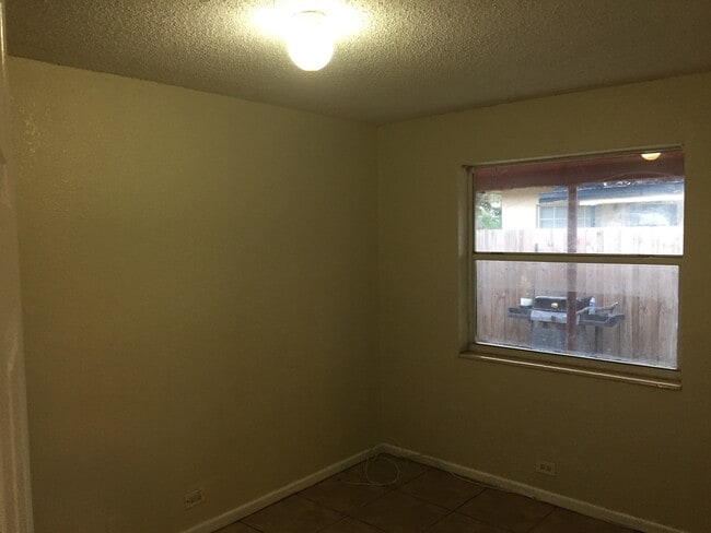 1224 NW 3rd St Unit 2