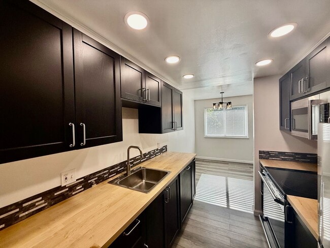 Photo - Beautiful 2 bed, 2 bath Shoreline Condo, $2495/mo. Unit 306