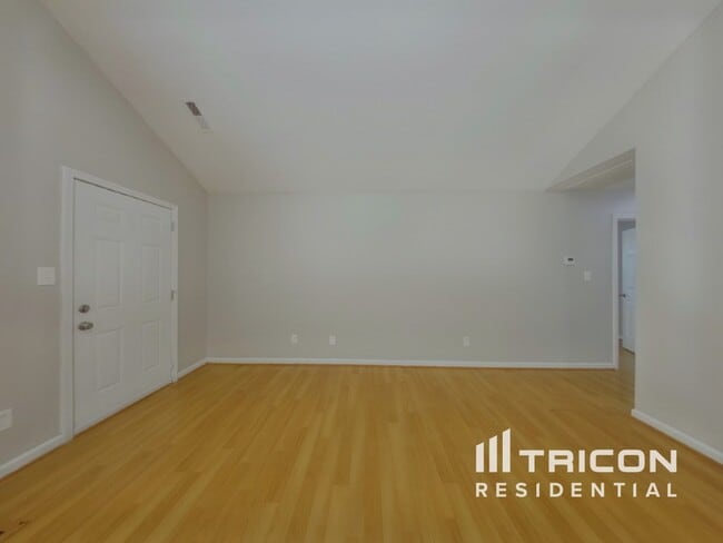 Photo - 5000 Poplar Glen Dr