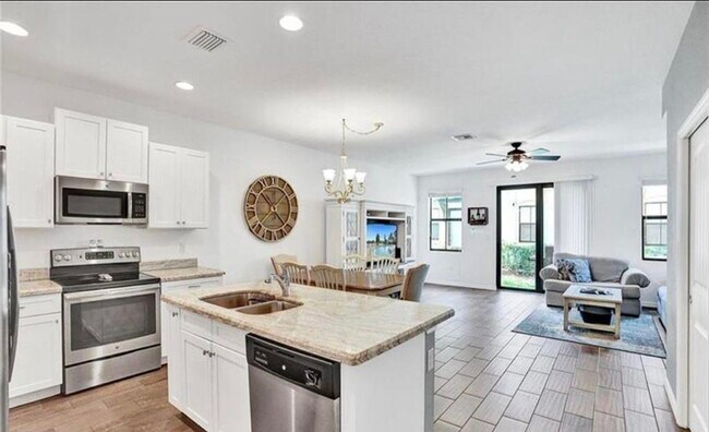 Photo - 1082 NW 33rd Manor