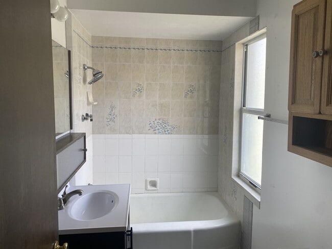Photo - 84 S St