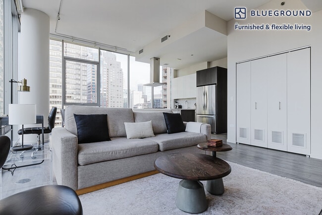 Photo - 8 E Huron St Unidad FL21-ID1113