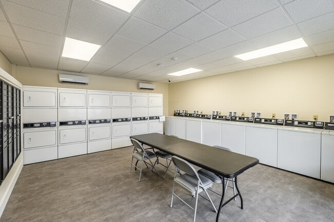 Cedarwoods Apartments