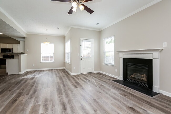 Photo - 165 Claybrook Ln