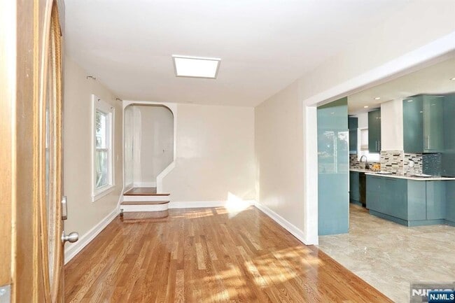 Photo - 7-09-9 Campbell Rd