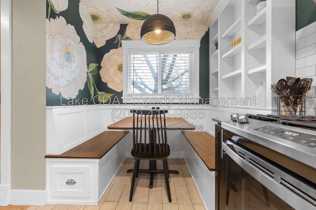Photo - 950 N 5th St