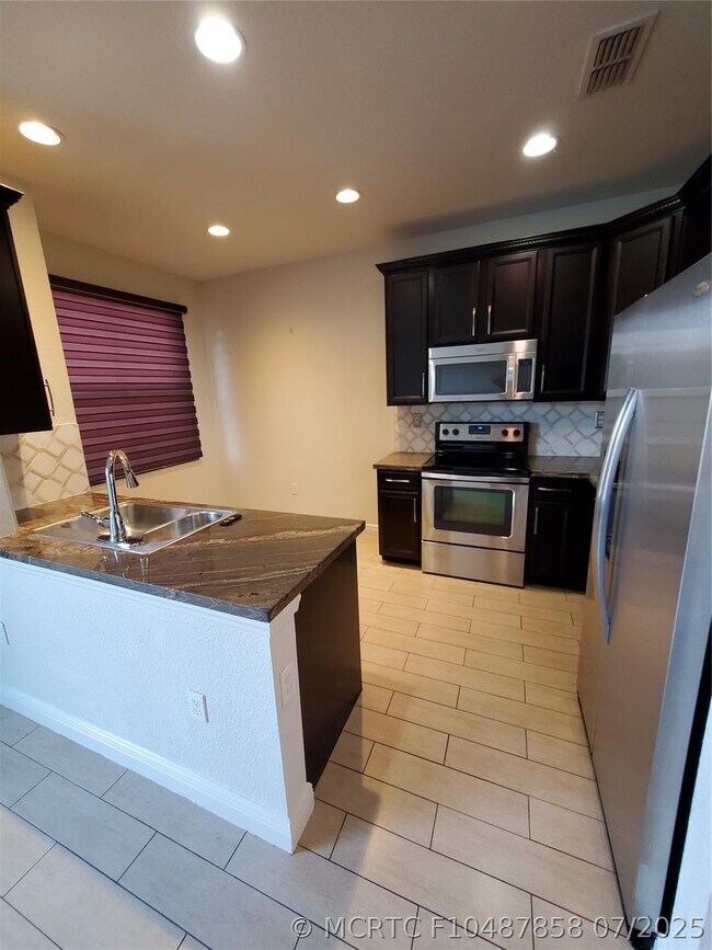 289 Lake Monterey Cir
