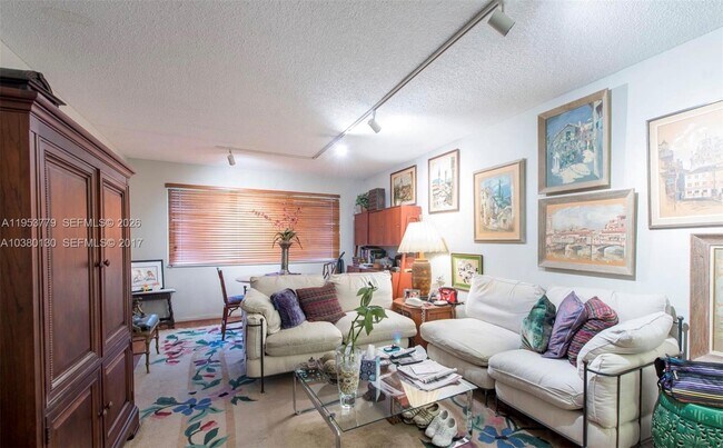 Photo - 2200 Park Ln Unidad 105