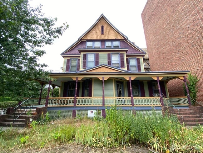 Building Photo - 121 Livingston Ave Unit 3