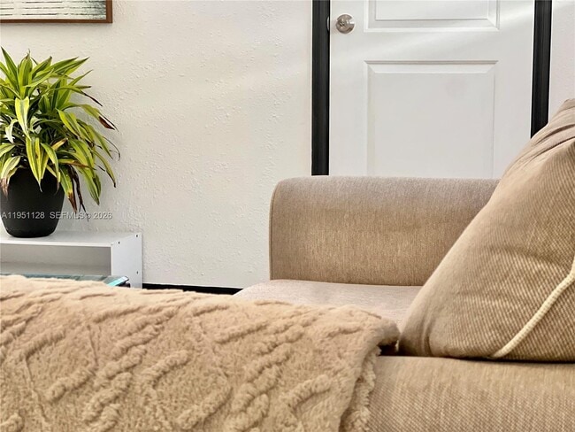 Photo - 2608 NW 26th St Unidad 2