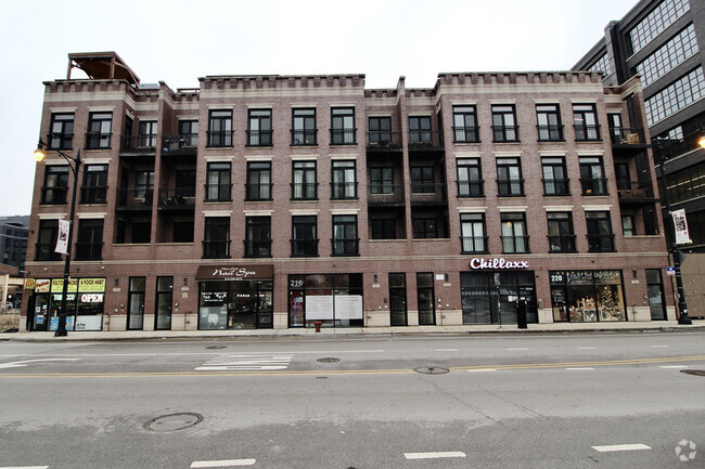 Building Photo - 216 N Halsted St Unit 3 Rental