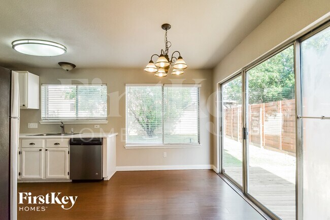 Photo - 2013 Raven Ln