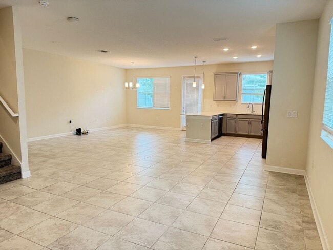2914 Sentence St