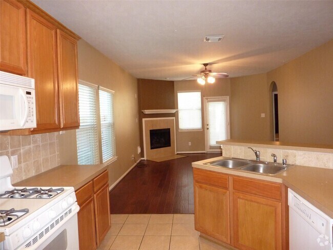 Building Photo - 14543 Bergenia Dr Rental