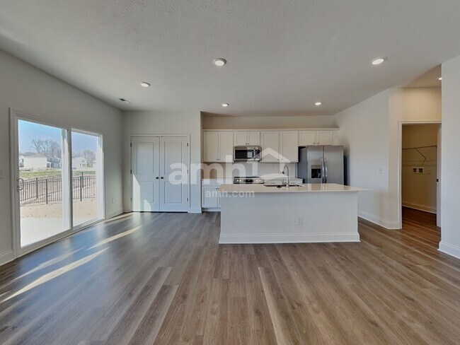 Photo - 9085 Henley Ave