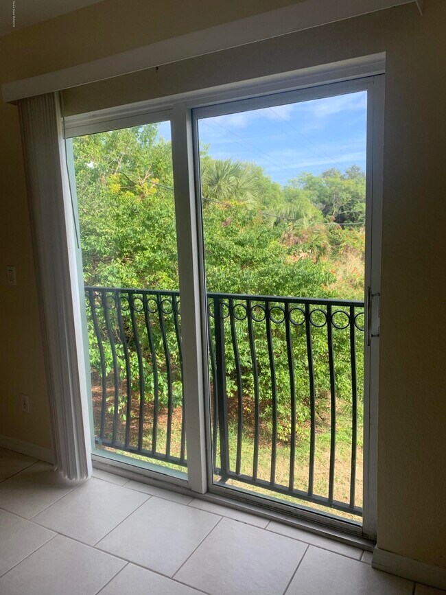 220 Columbia Dr Unit 33
