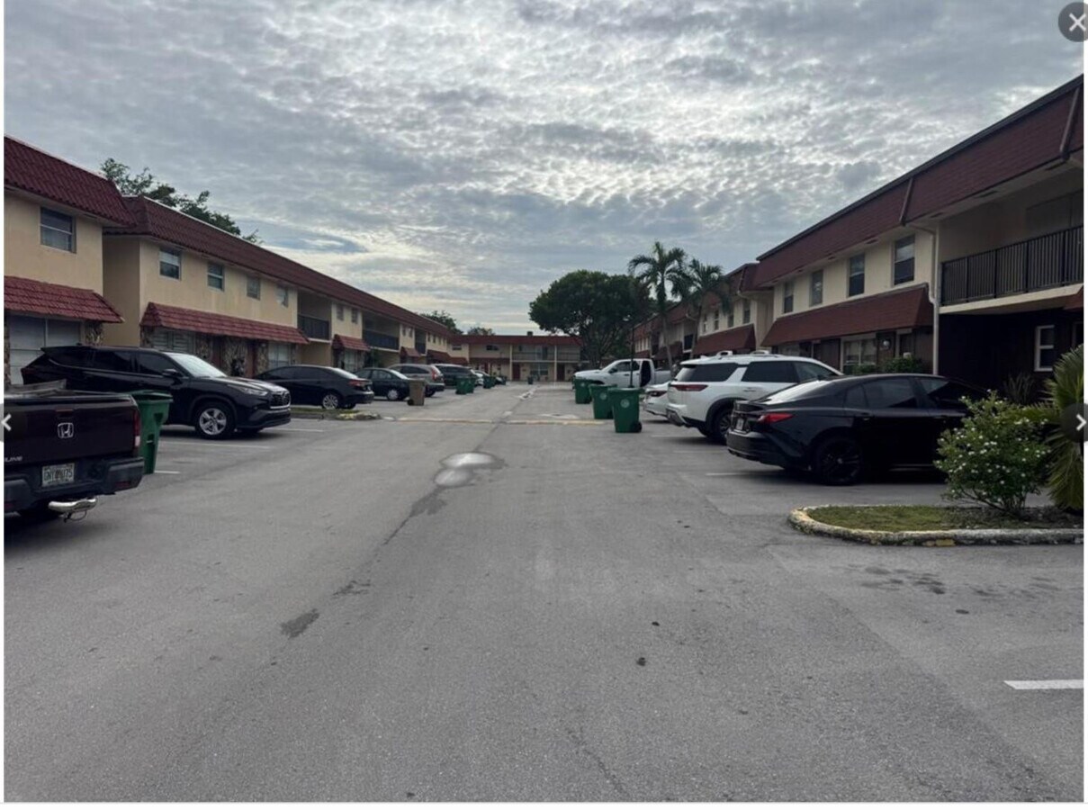 Photo - 6560 SW 41st Pl