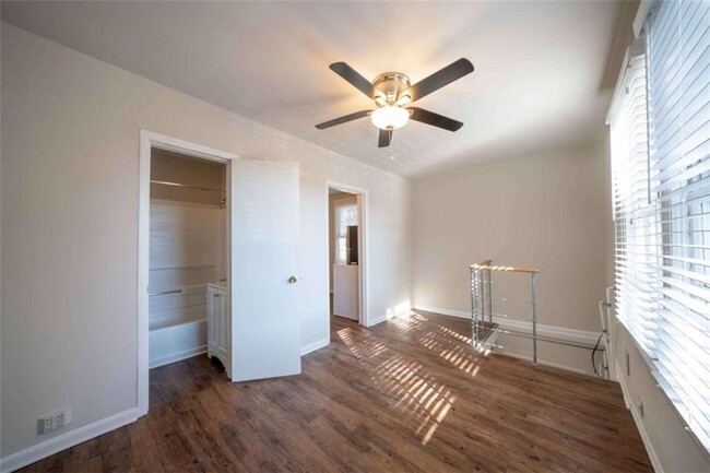Photo - 716 Lakeview Ave NE Apartment Unit 5
