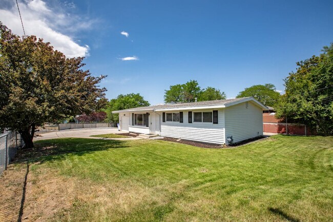 Photo - 9949 Sego Lily Dr Unit ID1253730P