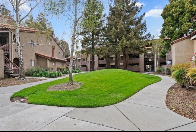 "Chic 1-Bed Waterfront Apartment with Cent... - "Chic 1-Bed Waterfront Apartment with Cent...